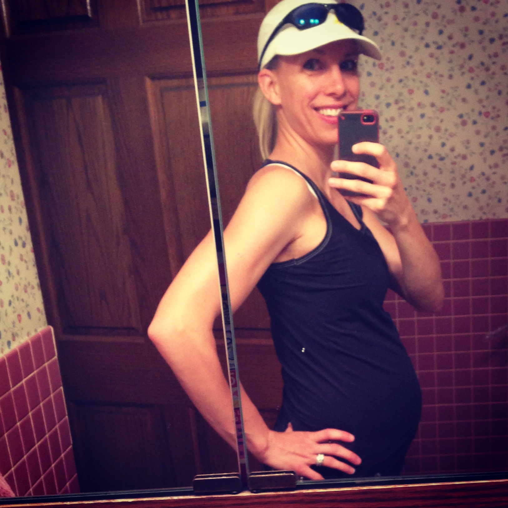 19-week-pregnant-runner-the-local-elite